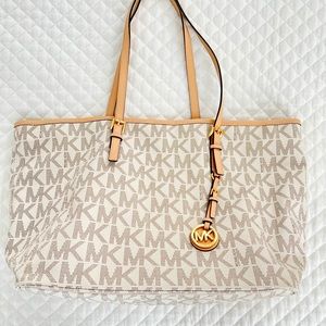 Michael kors tote